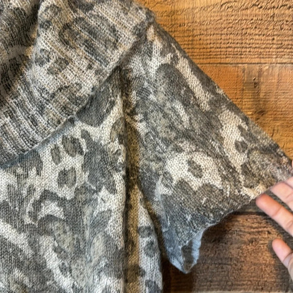 🌻 Jones New York Women's sz 3X Cowl Neck Mohair Wool Blend Top Damask - Picture 6 of 6